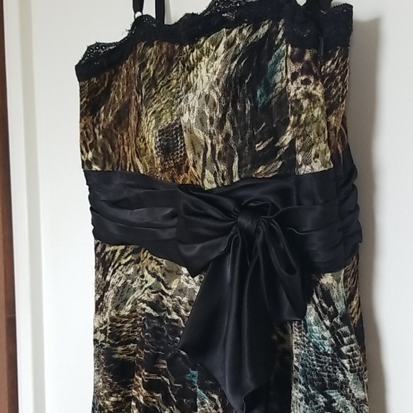 Dress - Picture 2 of 6